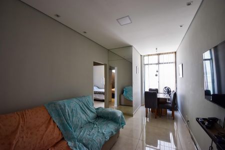 Apartamento à venda com 100m², 2 quartos e 1 vaga Apartamento à venda com 100m², 2 quartos e 1 vagaSala