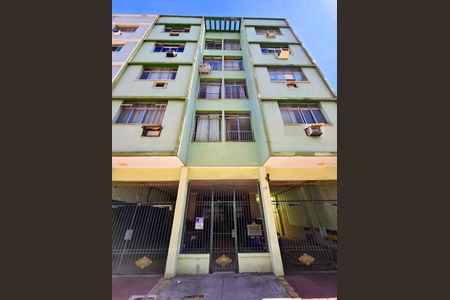 Apartamento à venda com 100m², 2 quartos e 1 vaga Apartamento à venda com 100m², 2 quartos e 1 vagaFachada