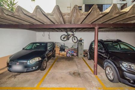 Apartamento à venda com 289m², 3 quartos e 2 vagas Apartamento à venda com 289m², 3 quartos e 2 vagasEstacionamento