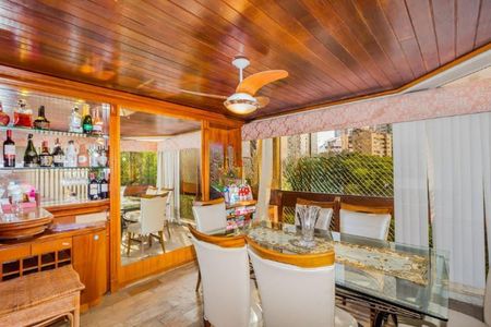 Apartamento à venda com 289m², 3 quartos e 2 vagas Apartamento à venda com 289m², 3 quartos e 2 vagasSala de Jantar