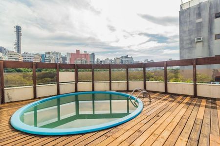 Apartamento à venda com 289m², 3 quartos e 2 vagas Apartamento à venda com 289m², 3 quartos e 2 vagasPiscina