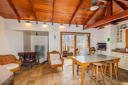 Apartamento à venda com 289m², 3 quartos e 2 vagas Apartamento à venda com 289m², 3 quartos e 2 vagasCobertura