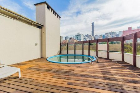 Apartamento à venda com 289m², 3 quartos e 2 vagas Apartamento à venda com 289m², 3 quartos e 2 vagasPiscina