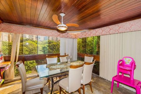 Apartamento à venda com 289m², 3 quartos e 2 vagas Apartamento à venda com 289m², 3 quartos e 2 vagasSala de Jantar