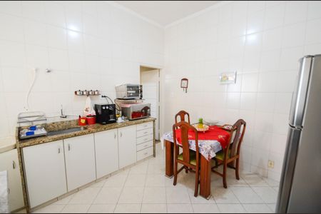 Casa à venda com 320m², 6 quartos e 1 vaga Casa à venda com 320m², 6 quartos e 1 vagaCozinha 1