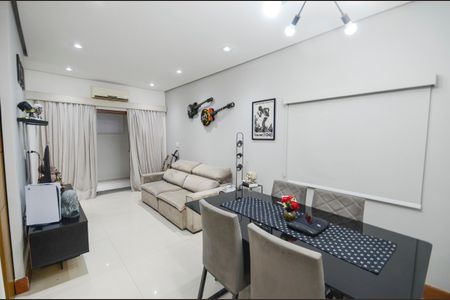 Casa à venda com 320m², 6 quartos e 1 vaga Casa à venda com 320m², 6 quartos e 1 vagaSala 2