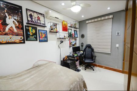 Casa à venda com 320m², 6 quartos e 1 vaga Casa à venda com 320m², 6 quartos e 1 vagaQuarto 5