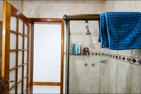 Casa à venda com 320m², 6 quartos e 1 vaga Casa à venda com 320m², 6 quartos e 1 vagaBanheiro 1