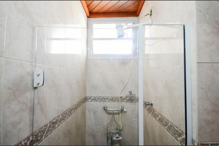 Casa à venda com 320m², 6 quartos e 1 vaga Casa à venda com 320m², 6 quartos e 1 vagaBanheiro 2