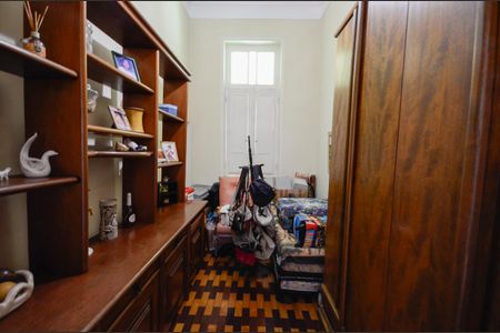 Casa à venda com 320m², 6 quartos e 1 vaga Casa à venda com 320m², 6 quartos e 1 vagaQuarto 2