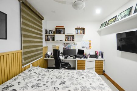 Casa à venda com 320m², 6 quartos e 1 vaga Casa à venda com 320m², 6 quartos e 1 vagaSuíte