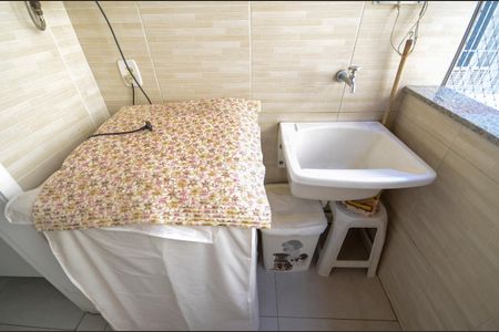 Casa à venda com 320m², 6 quartos e 1 vaga Casa à venda com 320m², 6 quartos e 1 vagaÁrea de Serviço 1