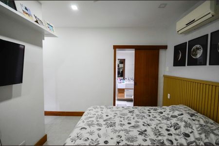 Casa à venda com 320m², 6 quartos e 1 vaga Casa à venda com 320m², 6 quartos e 1 vagaSuíte