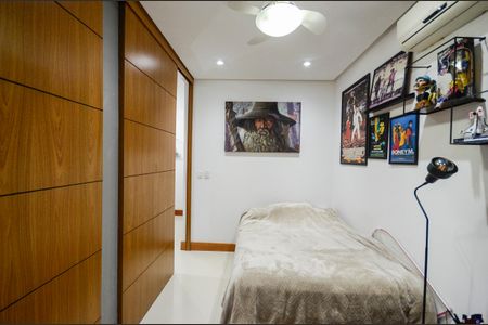 Casa à venda com 320m², 6 quartos e 1 vaga Casa à venda com 320m², 6 quartos e 1 vagaQuarto 5