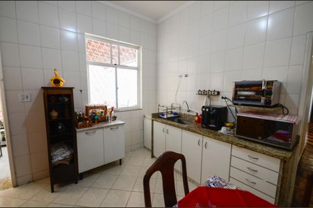 Casa à venda com 320m², 6 quartos e 1 vaga Casa à venda com 320m², 6 quartos e 1 vagaCozinha 1