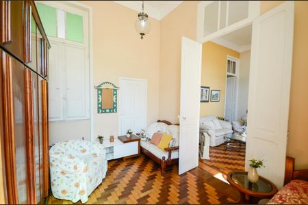 Casa à venda com 320m², 6 quartos e 1 vaga Casa à venda com 320m², 6 quartos e 1 vagaQuarto 1