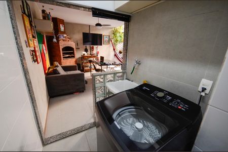 Casa à venda com 320m², 6 quartos e 1 vaga Casa à venda com 320m², 6 quartos e 1 vagaÁrea de Serviço 2