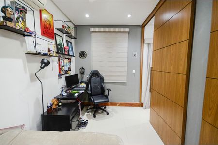 Casa à venda com 320m², 6 quartos e 1 vaga Casa à venda com 320m², 6 quartos e 1 vagaQuarto 5