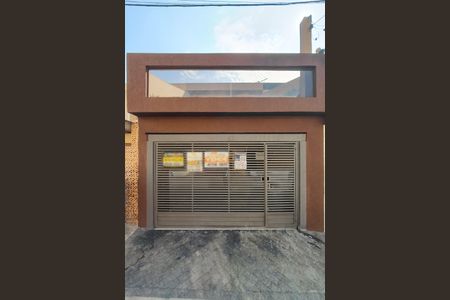 Casa à venda com 108m², 2 quartos e 1 vaga Casa à venda com 108m², 2 quartos e 1 vagaFachada