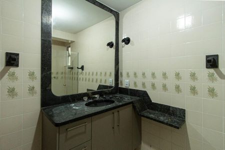 Apartamento para alugar com 200m², 3 quartos e 2 vagas Apartamento para alugar com 200m², 3 quartos e 2 vagasBanheiro