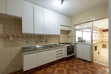 Apartamento para alugar com 200m², 3 quartos e 2 vagas Apartamento para alugar com 200m², 3 quartos e 2 vagasCozinha