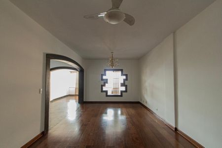 Apartamento para alugar com 200m², 3 quartos e 2 vagas Apartamento para alugar com 200m², 3 quartos e 2 vagasSala