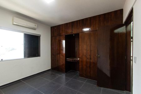 Apartamento para alugar com 200m², 3 quartos e 2 vagas Apartamento para alugar com 200m², 3 quartos e 2 vagasQuarto 2