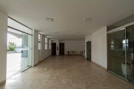 Apartamento para alugar com 200m², 3 quartos e 2 vagas Apartamento para alugar com 200m², 3 quartos e 2 vagasÁrea comum