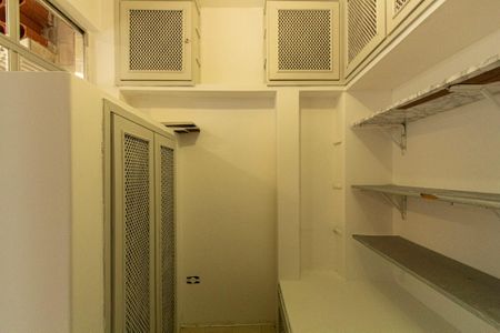 Apartamento para alugar com 200m², 3 quartos e 2 vagas Apartamento para alugar com 200m², 3 quartos e 2 vagasDespensa