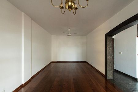 Apartamento para alugar com 200m², 3 quartos e 2 vagas Apartamento para alugar com 200m², 3 quartos e 2 vagasSala