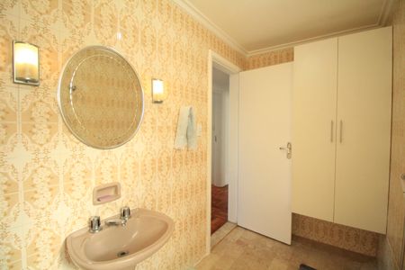 Apartamento para alugar com 160m², 4 quartos e 2 vagas Apartamento para alugar com 160m², 4 quartos e 2 vagasBanheiro Social
