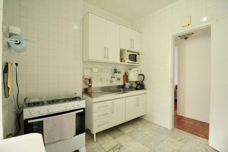 Apartamento para alugar com 160m², 4 quartos e 2 vagas Apartamento para alugar com 160m², 4 quartos e 2 vagasCozinha e Área de Serviço