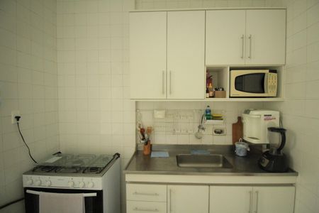 Apartamento para alugar com 160m², 4 quartos e 2 vagas Apartamento para alugar com 160m², 4 quartos e 2 vagasCozinha e Área de Serviço