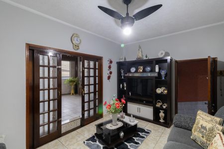 Casa à venda com 180m², 3 quartos e 4 vagas Casa à venda com 180m², 3 quartos e 4 vagasSala