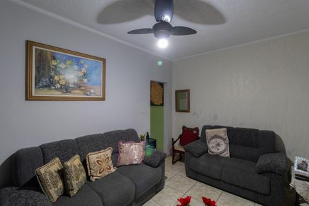Casa à venda com 180m², 3 quartos e 4 vagas Casa à venda com 180m², 3 quartos e 4 vagasSala