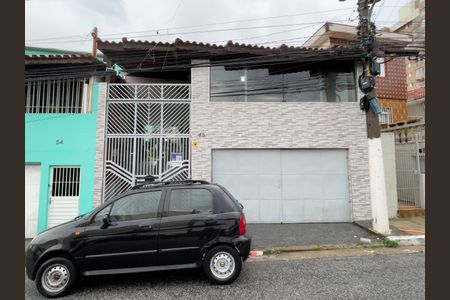 Casa à venda com 180m², 3 quartos e 4 vagas Casa à venda com 180m², 3 quartos e 4 vagasFachada+Placa