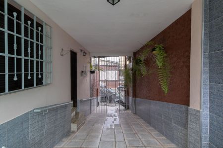 Casa à venda com 180m², 3 quartos e 4 vagas Casa à venda com 180m², 3 quartos e 4 vagasQuintal
