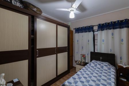 Casa à venda com 180m², 3 quartos e 4 vagas Casa à venda com 180m², 3 quartos e 4 vagasQuarto 1