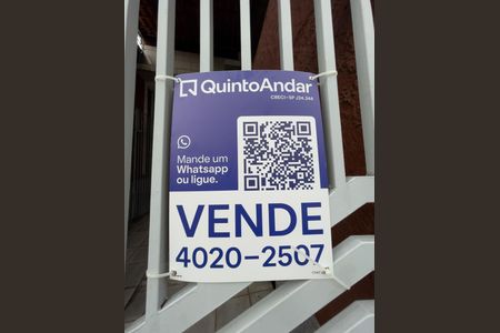 Casa à venda com 180m², 3 quartos e 4 vagas Casa à venda com 180m², 3 quartos e 4 vagasCYAT-28