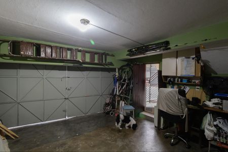 Casa à venda com 180m², 3 quartos e 4 vagas Casa à venda com 180m², 3 quartos e 4 vagasGaragem