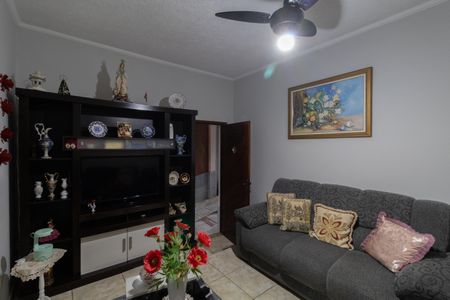 Casa à venda com 180m², 3 quartos e 4 vagas Casa à venda com 180m², 3 quartos e 4 vagasSala