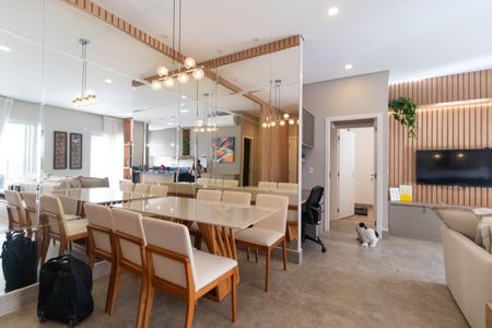 Apartamento à venda com 130m², 2 quartos e 2 vagas Apartamento à venda com 130m², 2 quartos e 2 vagasSala