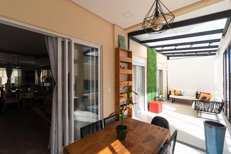 Apartamento à venda com 130m², 2 quartos e 2 vagas Apartamento à venda com 130m², 2 quartos e 2 vagasÁrea Gourmet