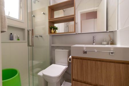 Apartamento à venda com 130m², 2 quartos e 2 vagas Apartamento à venda com 130m², 2 quartos e 2 vagasBanheiro da Suíte 02