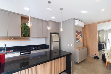 Apartamento à venda com 130m², 2 quartos e 2 vagas Apartamento à venda com 130m², 2 quartos e 2 vagasSala