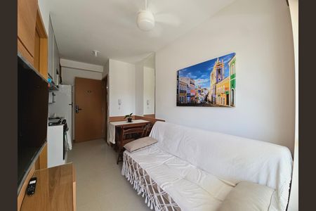 Studio para alugar com 28m², 1 quarto e 1 vaga Studio para alugar com 28m², 1 quarto e 1 vagaStudio