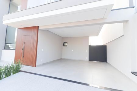 Casa à venda com 250m², 3 quartos e 3 vagas Casa à venda com 250m², 3 quartos e 3 vagasGaragem