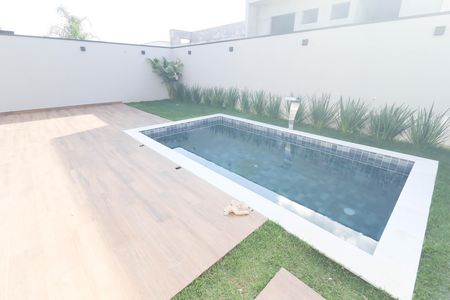 Casa à venda com 250m², 3 quartos e 3 vagas Casa à venda com 250m², 3 quartos e 3 vagasQuintal