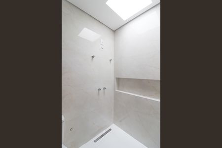 Casa à venda com 250m², 3 quartos e 3 vagas Casa à venda com 250m², 3 quartos e 3 vagasBanheiro da Suíte 2