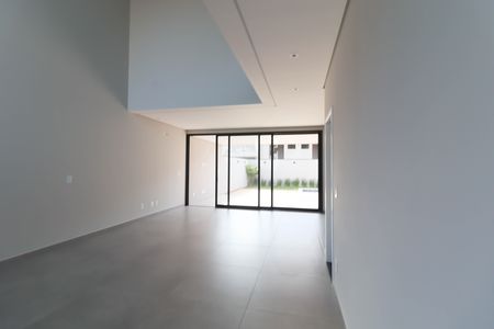 Casa à venda com 250m², 3 quartos e 3 vagas Casa à venda com 250m², 3 quartos e 3 vagasSala